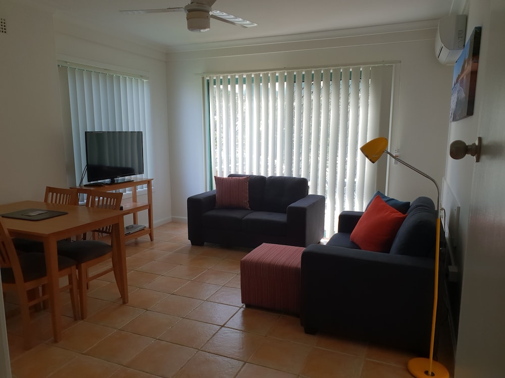 Oxley Cove Apartments