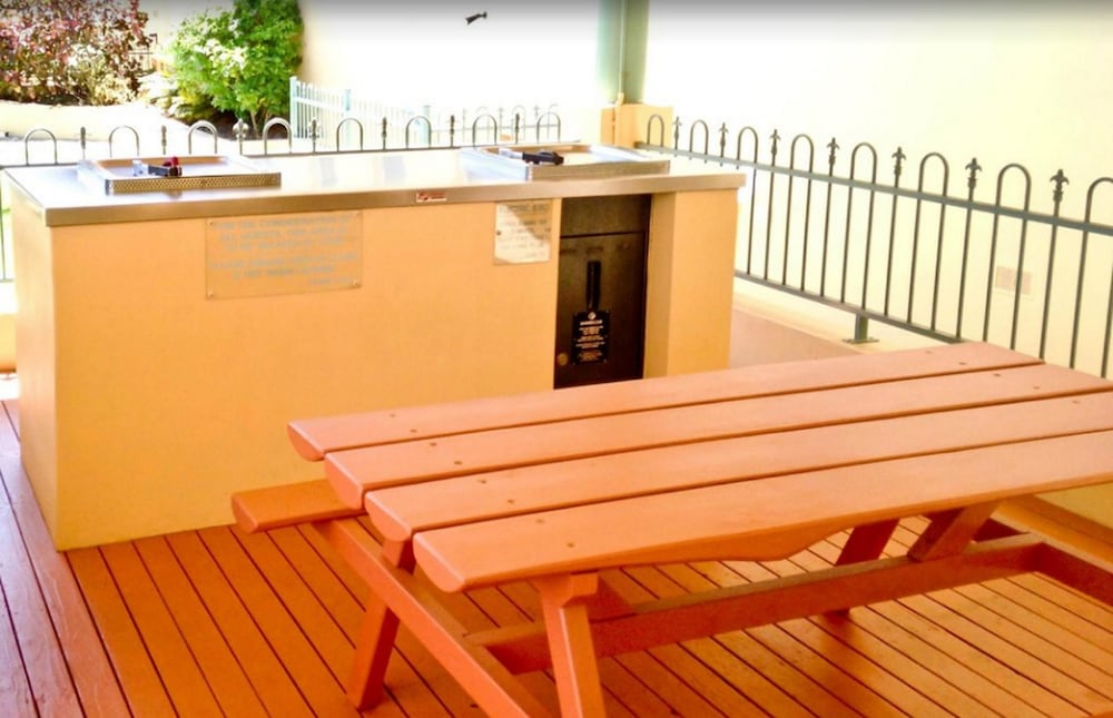 Oxley Cove Apartments