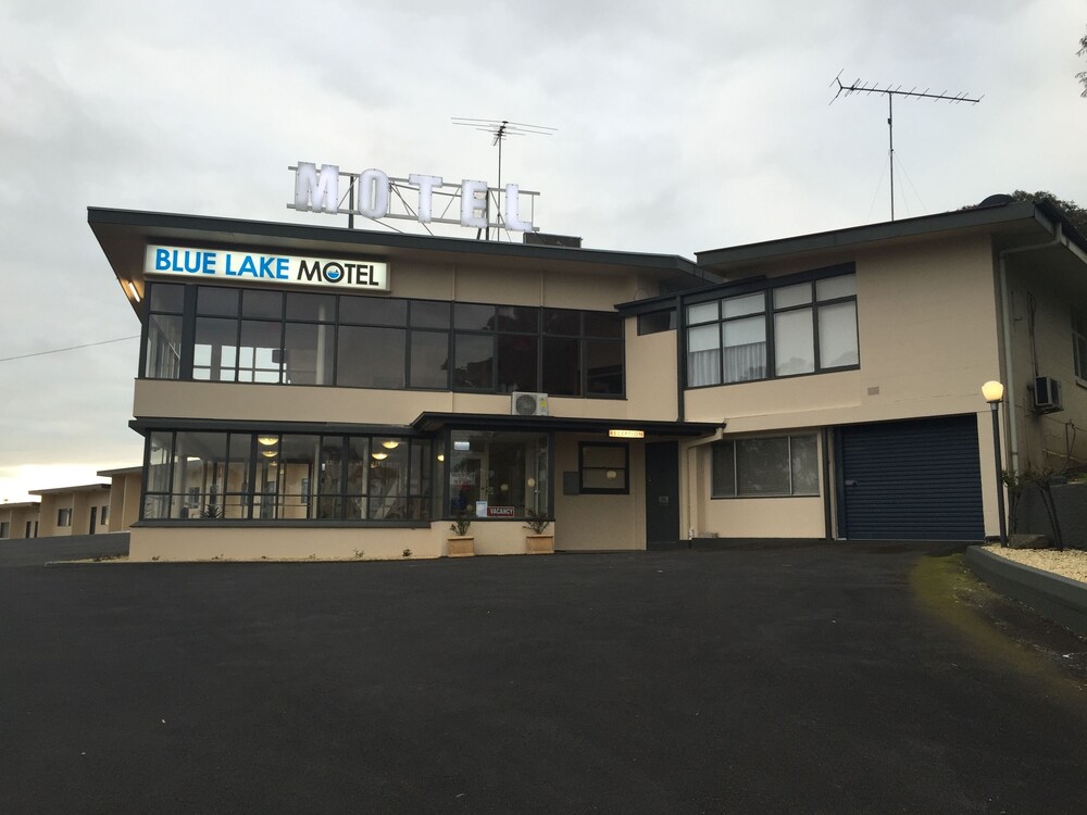 Blue Lake Motel