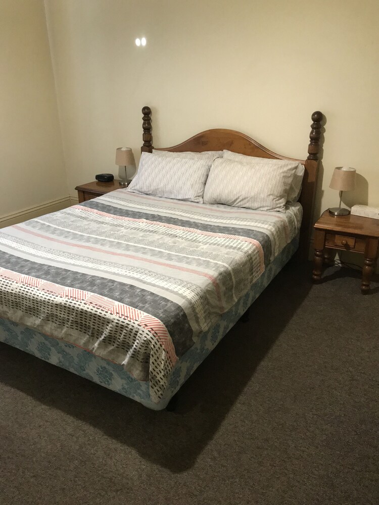 Travelway Motel