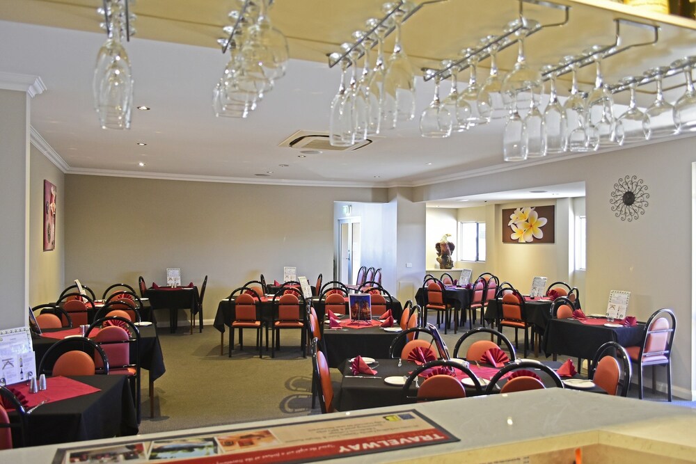 Travelway Motel