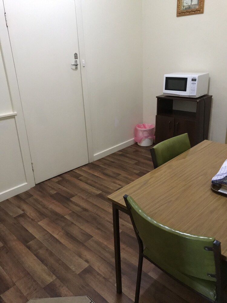 Travelway Motel