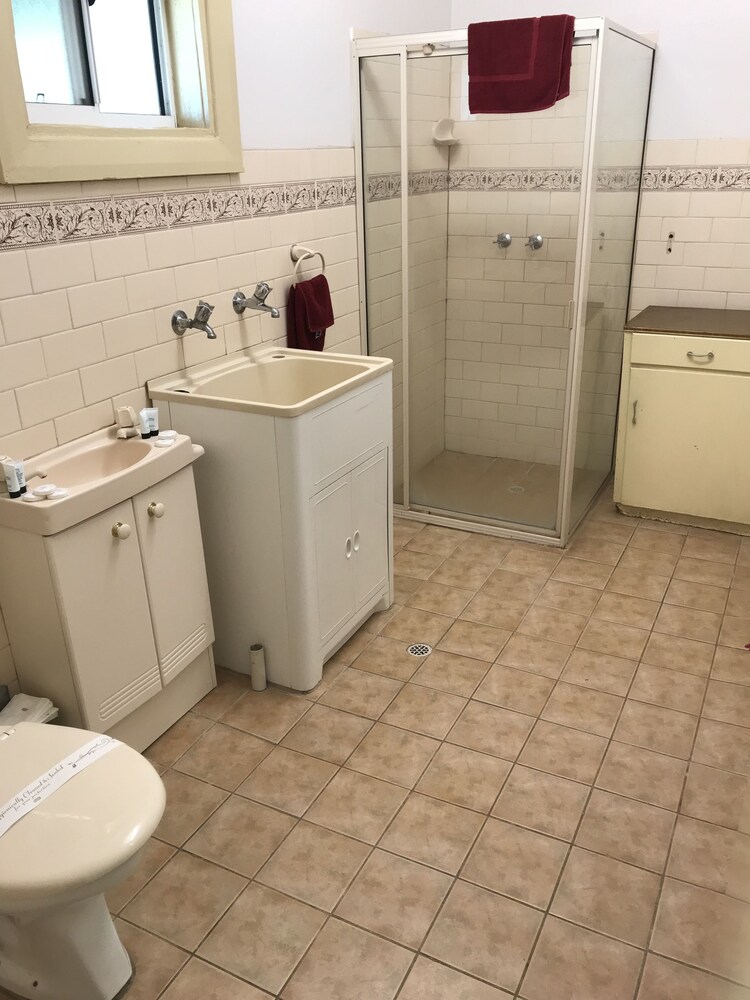 Travelway Motel