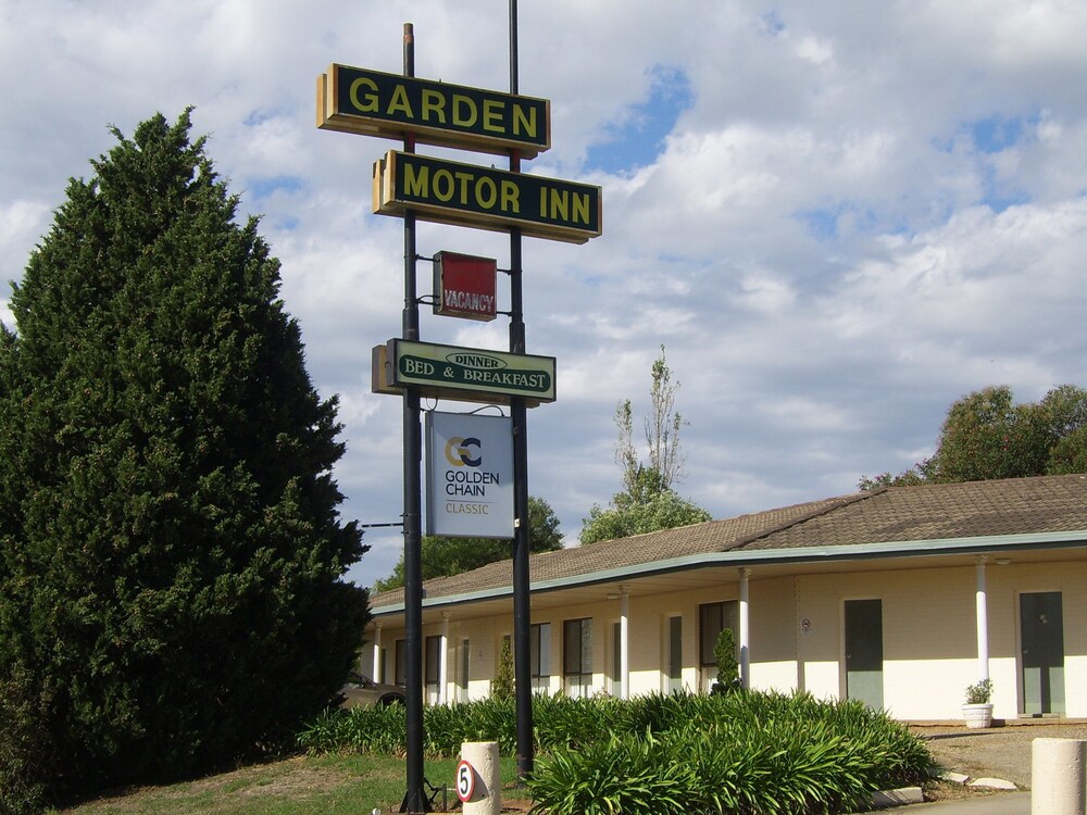 Golden Chain Garden Motor Inn in Gundagai, Australia