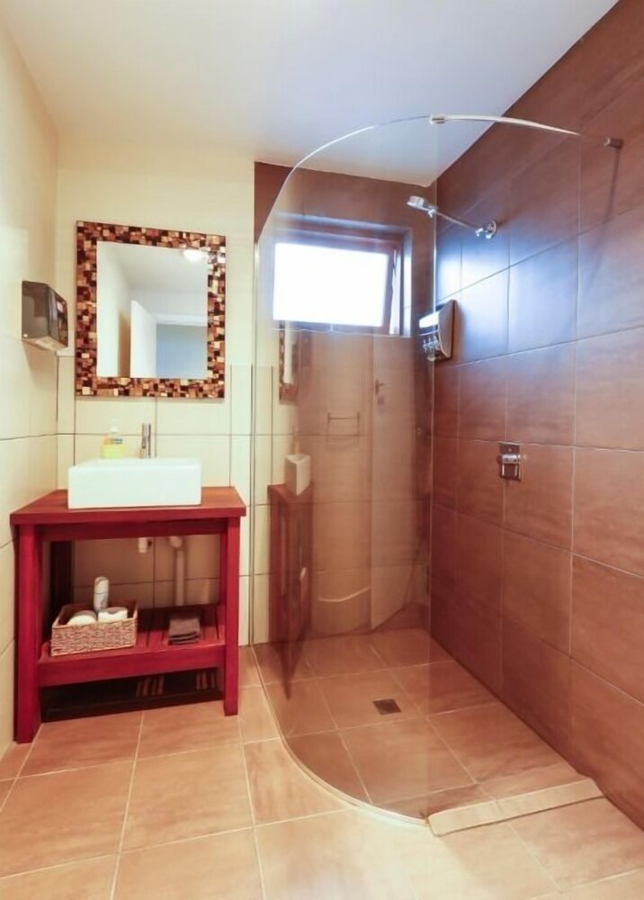 Waikiki Beach Bed & Breakfast