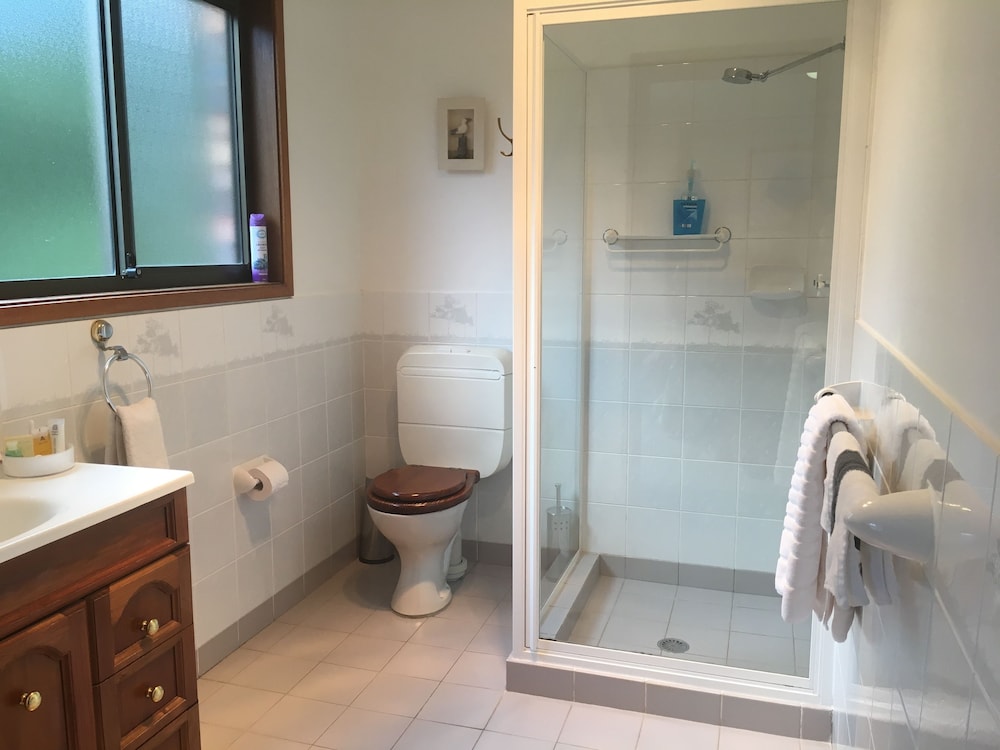 Bathroom, Bed & Breakfast at Kiama