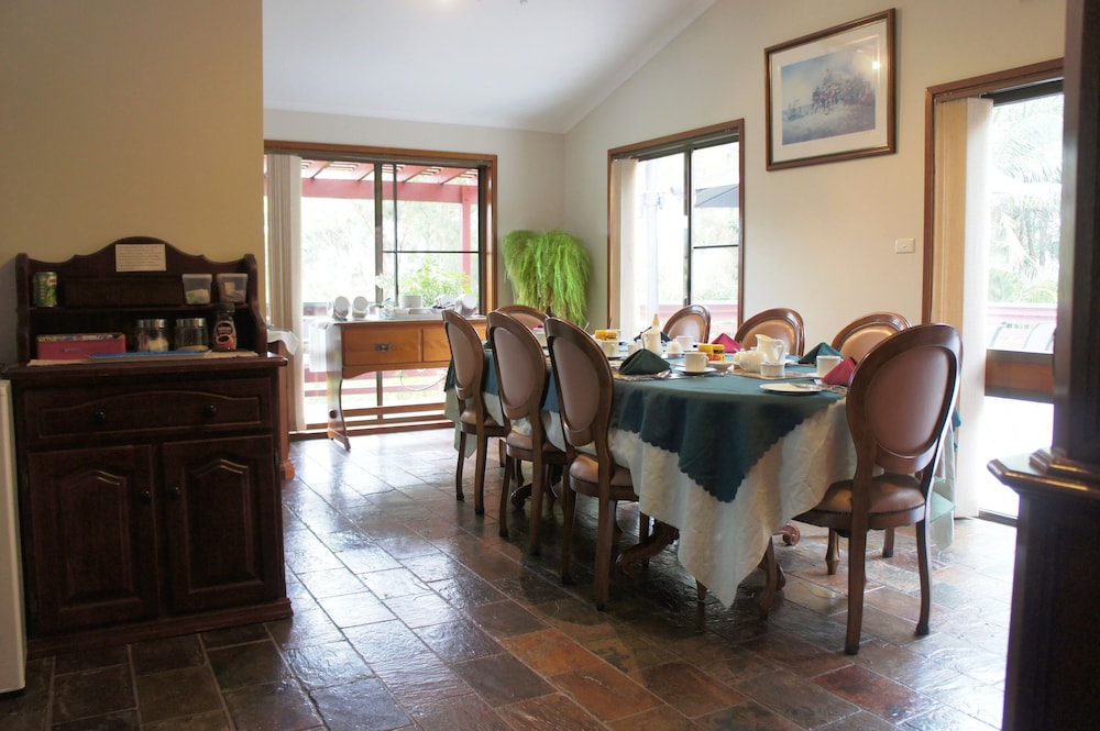 Dining, Bed & Breakfast at Kiama