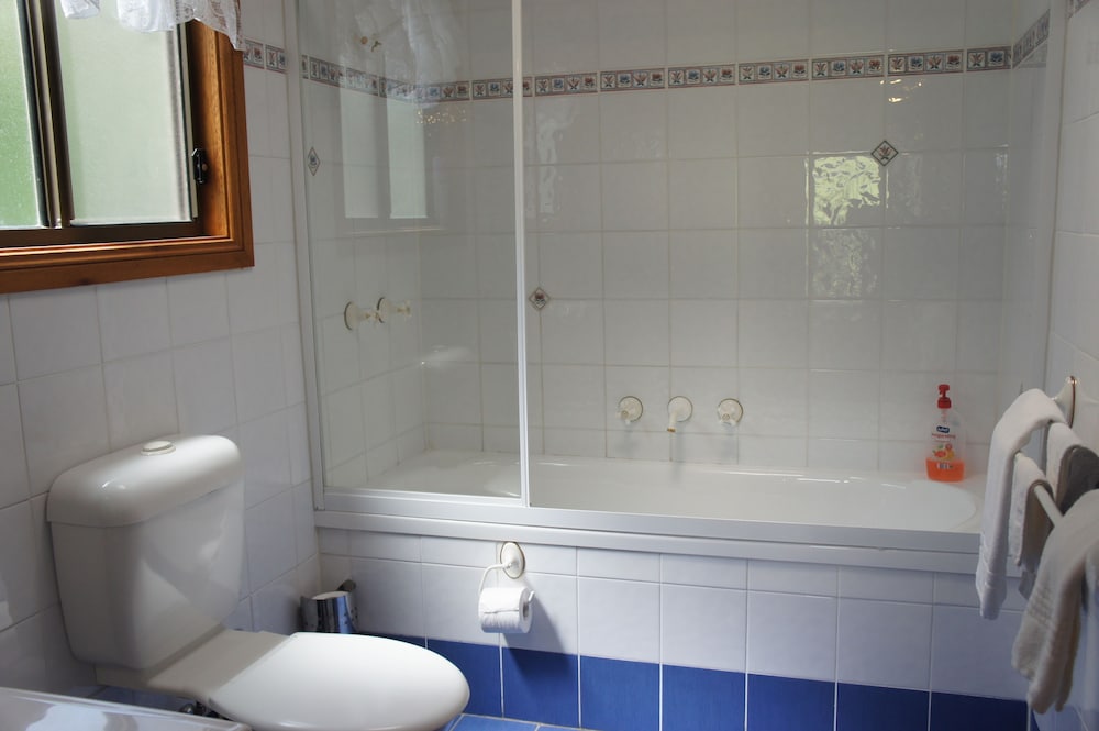 Bathroom, Bed & Breakfast at Kiama