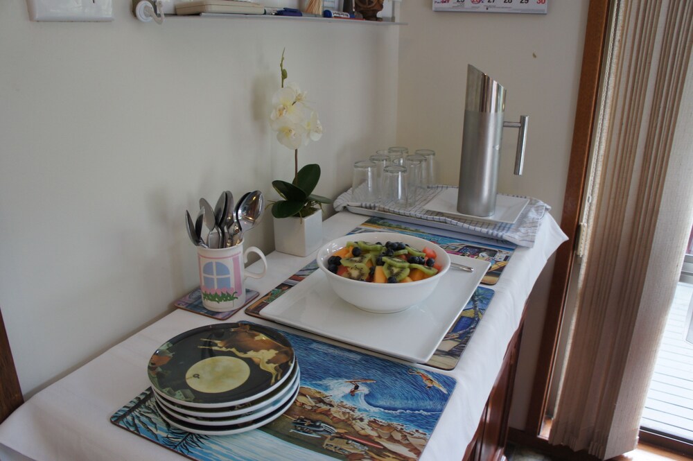 Breakfast buffet, Bed & Breakfast at Kiama