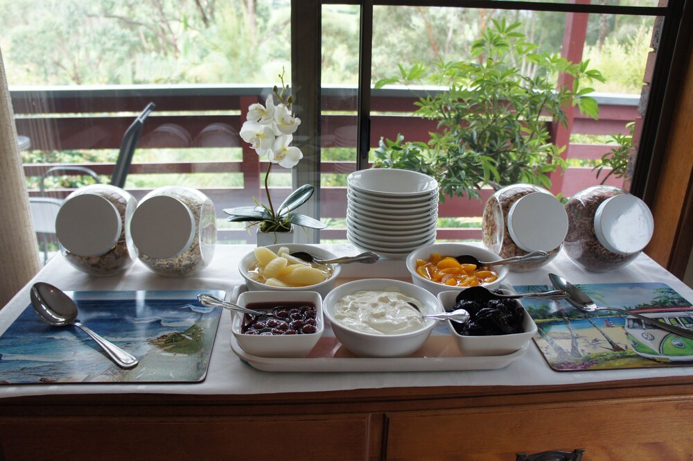 Breakfast buffet, Bed & Breakfast at Kiama