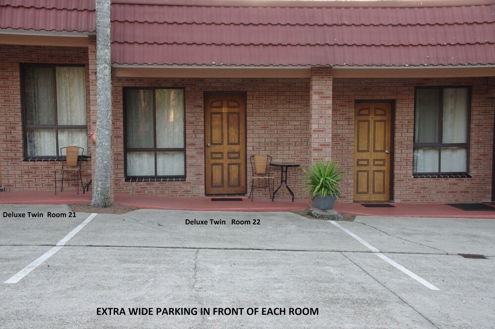 Parking, Bulahdelah Motor Lodge