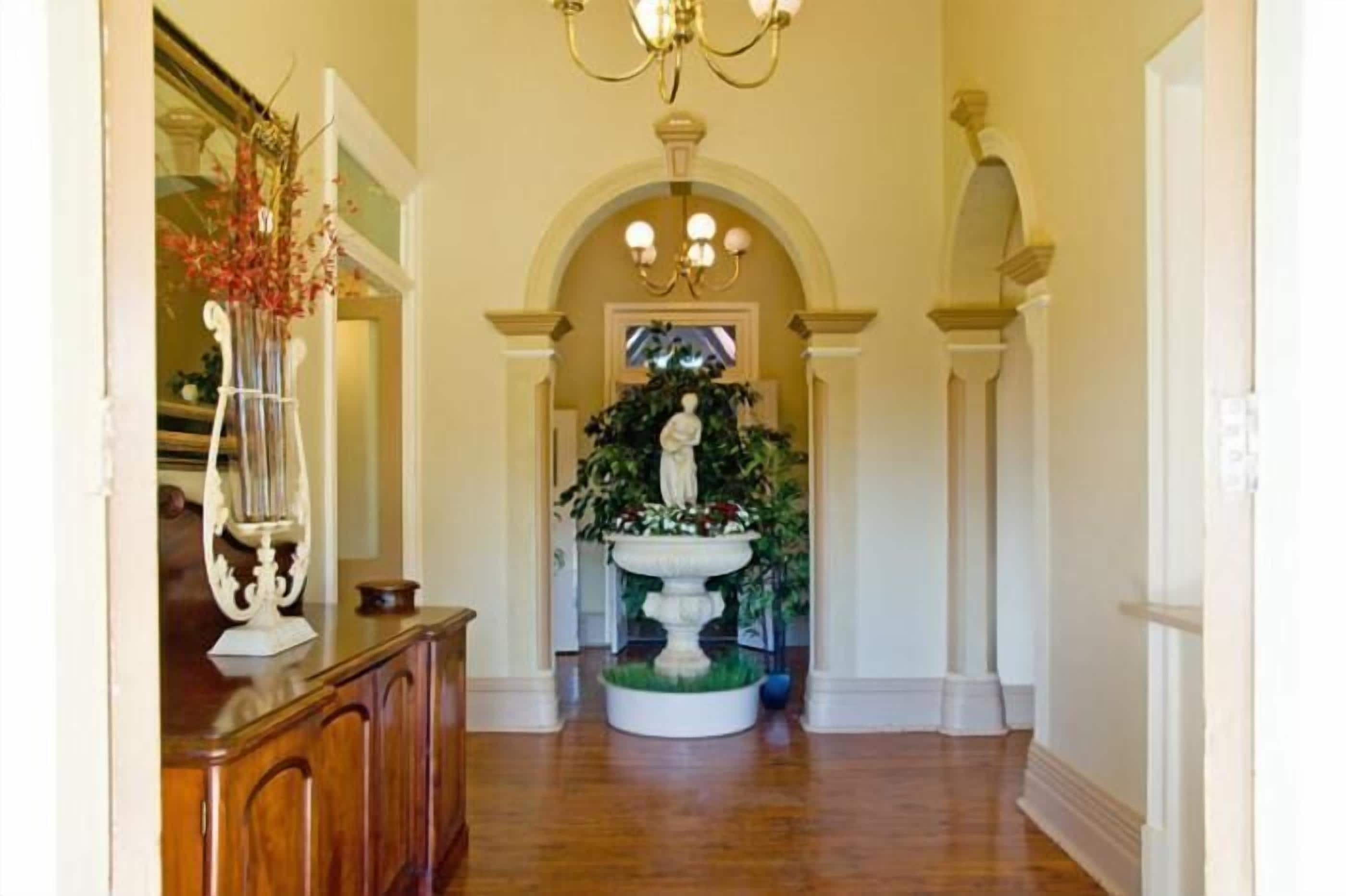 Hermitage Hill Country Retreat & Function Centre