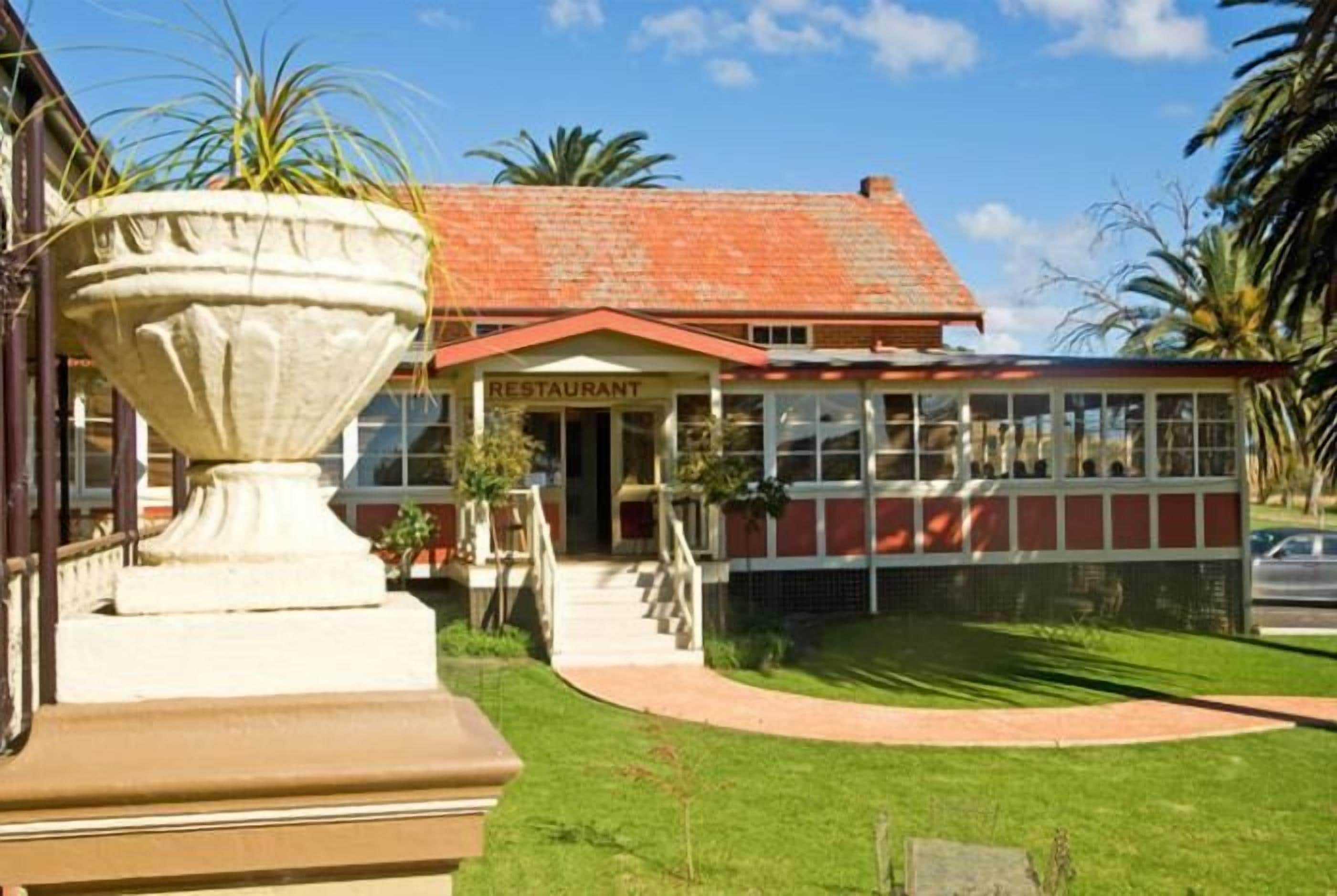 Hermitage Hill Country Retreat & Function Centre
