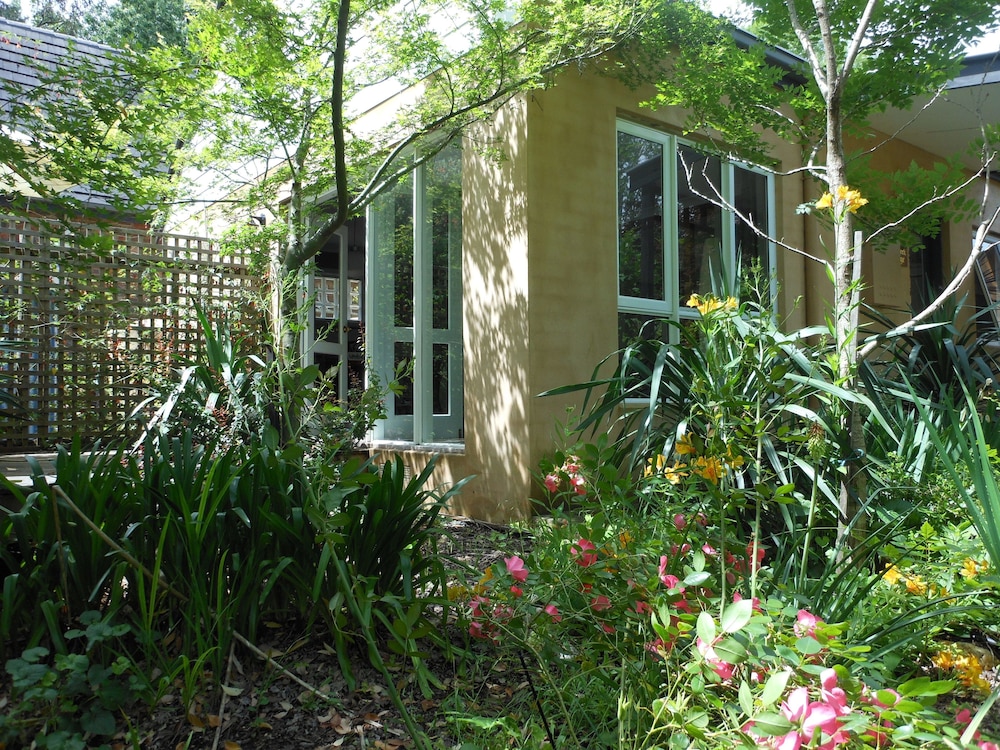 Merrimeet Cottages