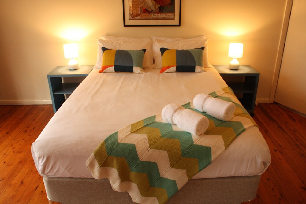 Merrimeet Cottages