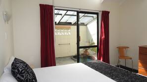 Premium bedding, in-room safe, individually decorated