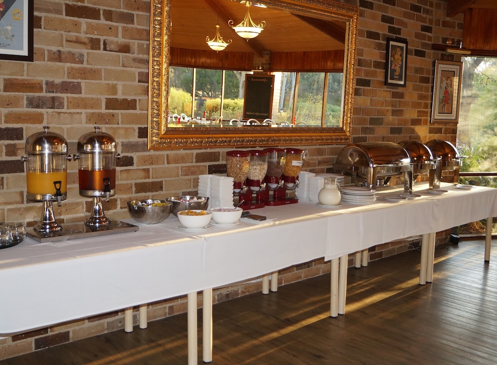 Magdala Motor Lodge & Lakeside Restaurant