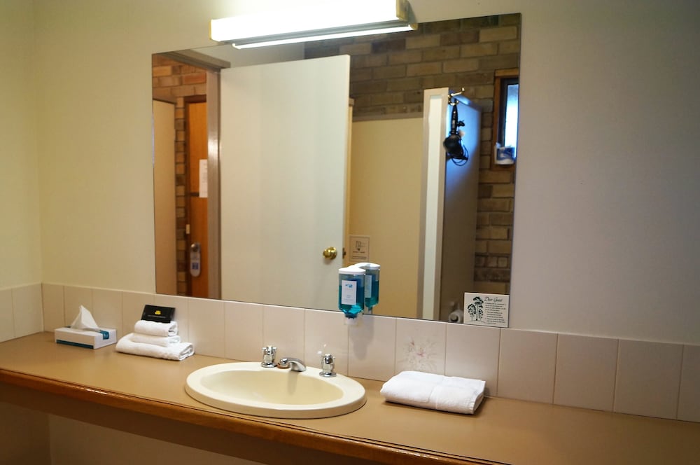 Bathroom, Magdala Motor Lodge & Lakeside Restaurant