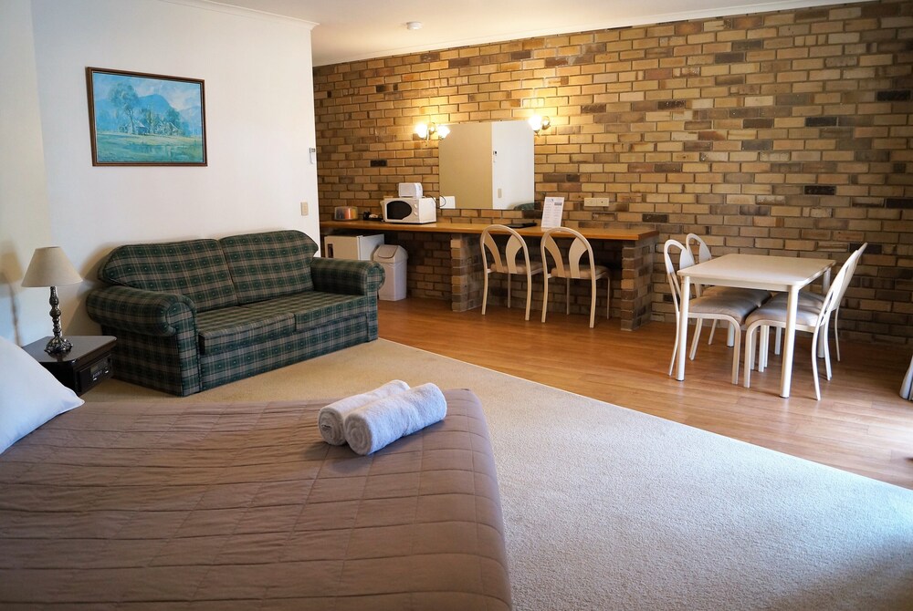 Magdala Motor Lodge & Lakeside Restaurant