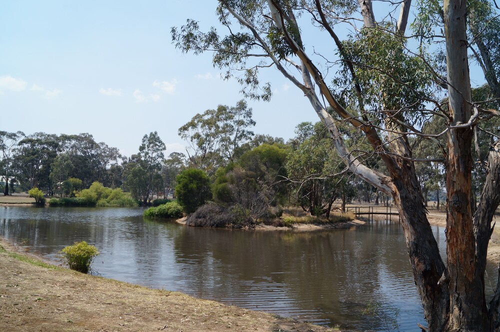 Magdala Motor Lodge & Lakeside Restaurant