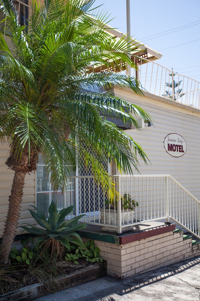 Jasmine Lodge Motel