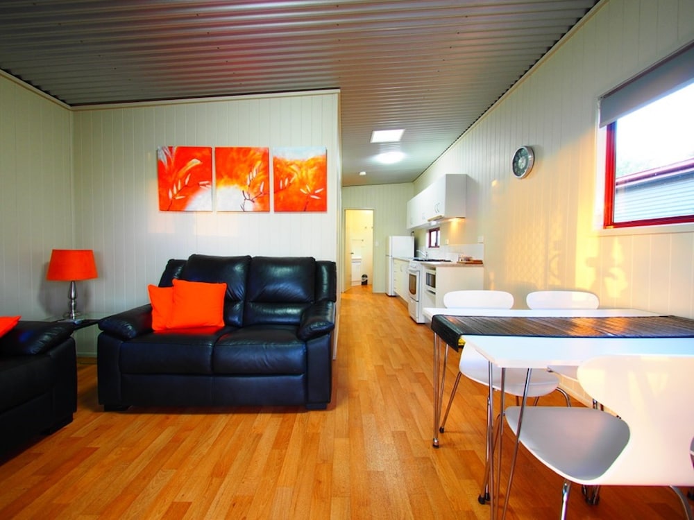 Killarney View Cabins and Caravan Park