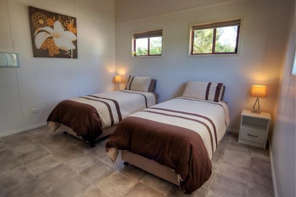 Killarney View Cabins and Caravan Park