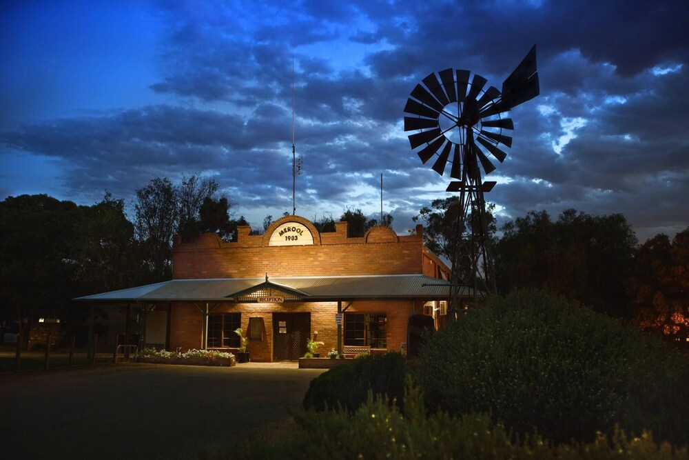 Interior, Tasman Holiday Parks - Merool on the Murray