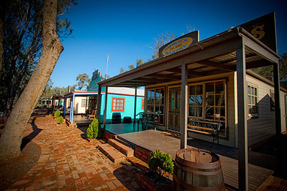 Terrace/patio, Tasman Holiday Parks - Merool on the Murray