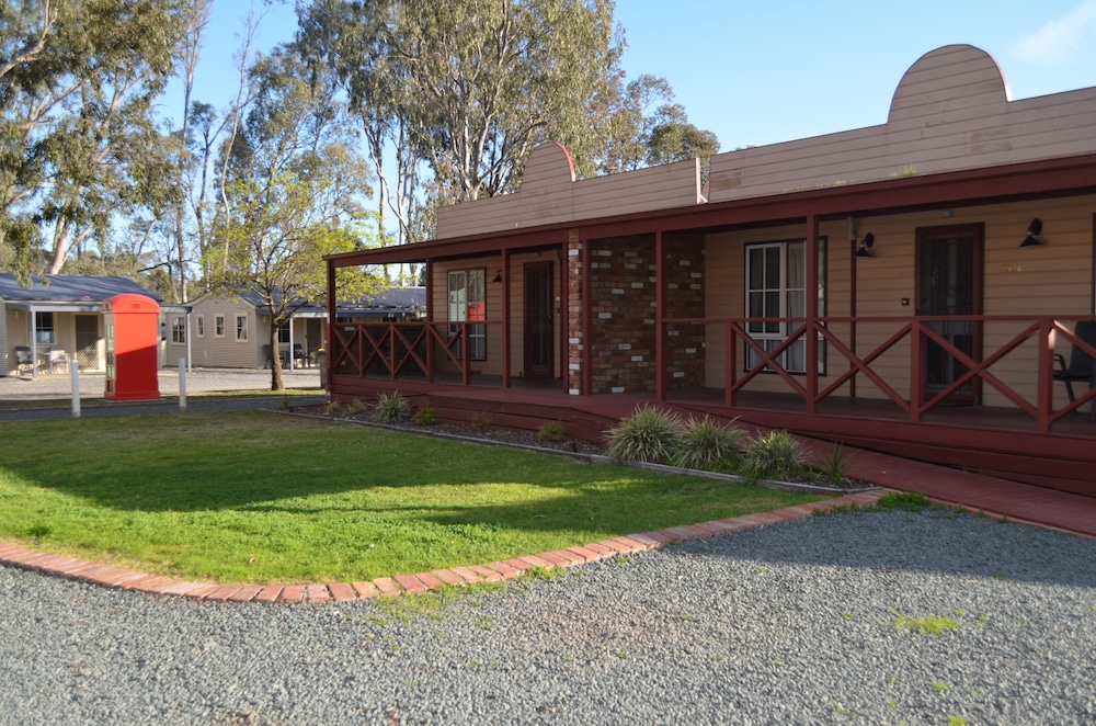 Balcony, Tasman Holiday Parks - Merool on the Murray