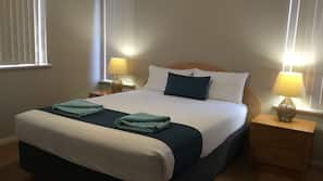 Iron/ironing board, free WiFi, linens