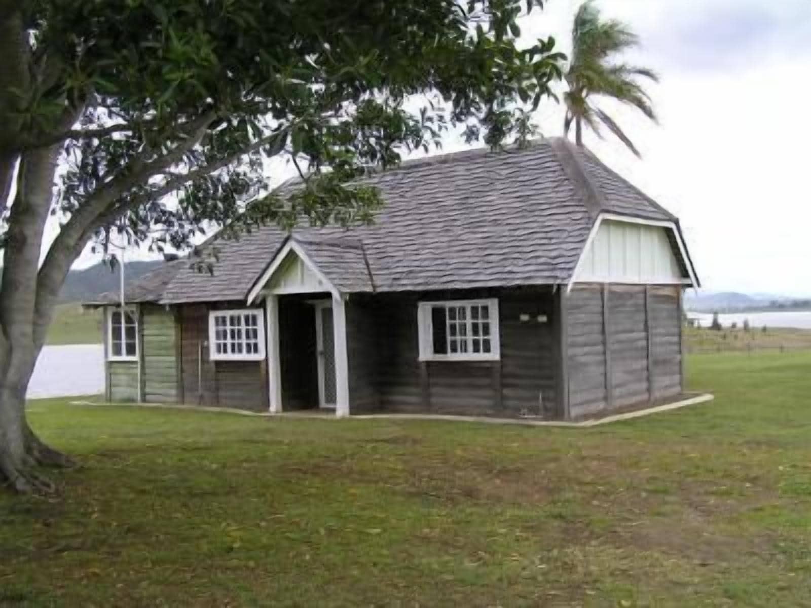 NRMA Lake Somerset Holiday Park