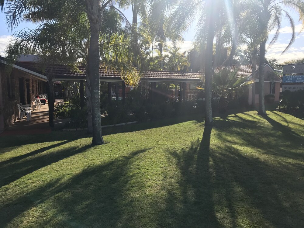 HERVEY BAY COLONIAL LODGE BEACHFRONT APARTMENTS