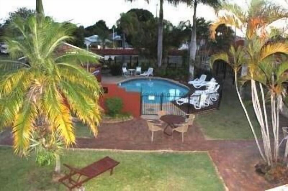 HERVEY BAY COLONIAL LODGE BEACHFRONT APARTMENTS