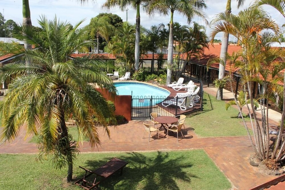 HERVEY BAY COLONIAL LODGE BEACHFRONT APARTMENTS