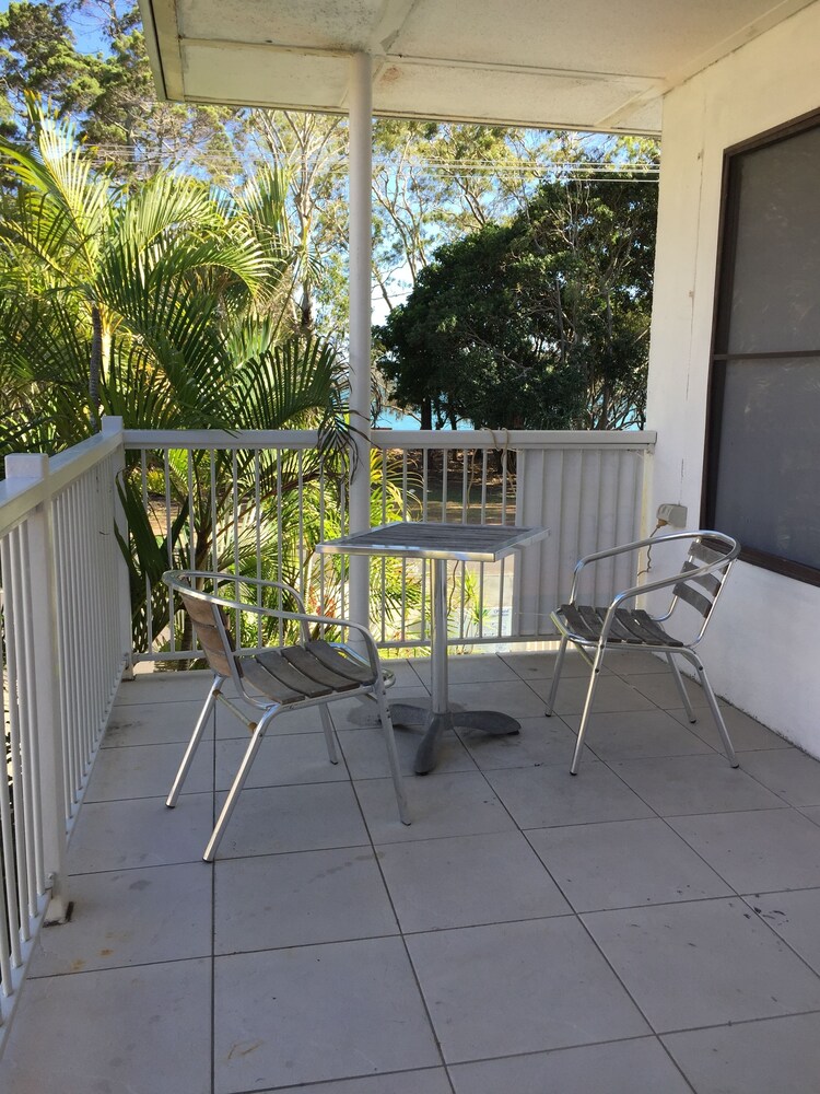 HERVEY BAY COLONIAL LODGE BEACHFRONT APARTMENTS