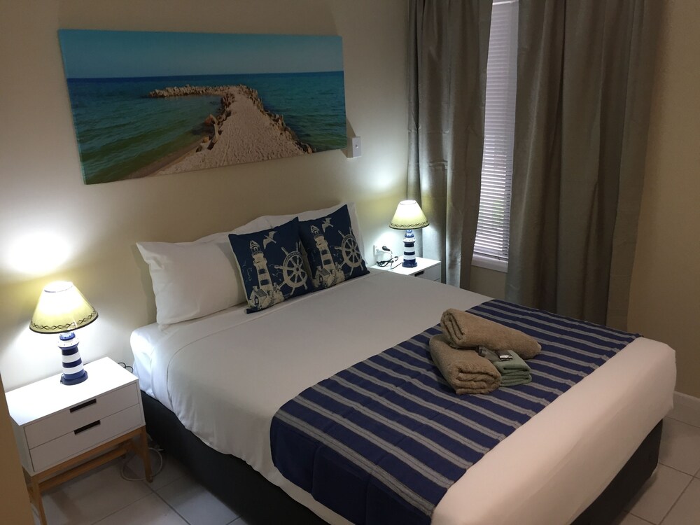 HERVEY BAY COLONIAL LODGE BEACHFRONT APARTMENTS