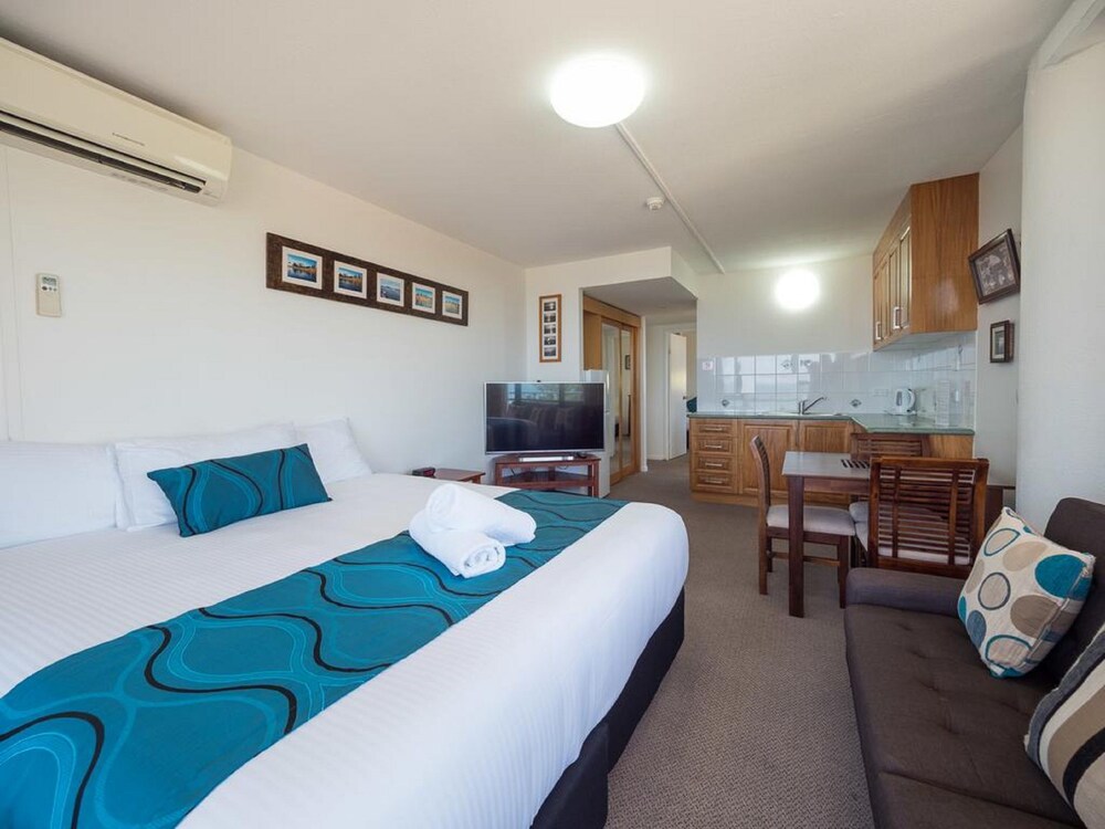 Bayview Tower in Yeppoon Best Rates & Deals on Orbitz