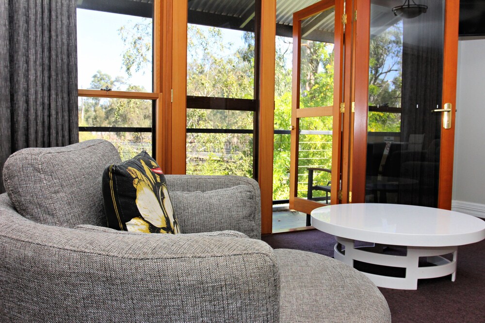 CocknBull Boutique Hotel
