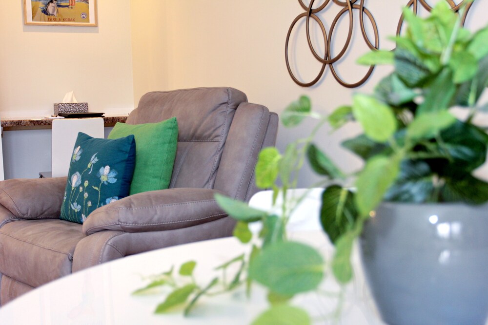 CocknBull Boutique Hotel