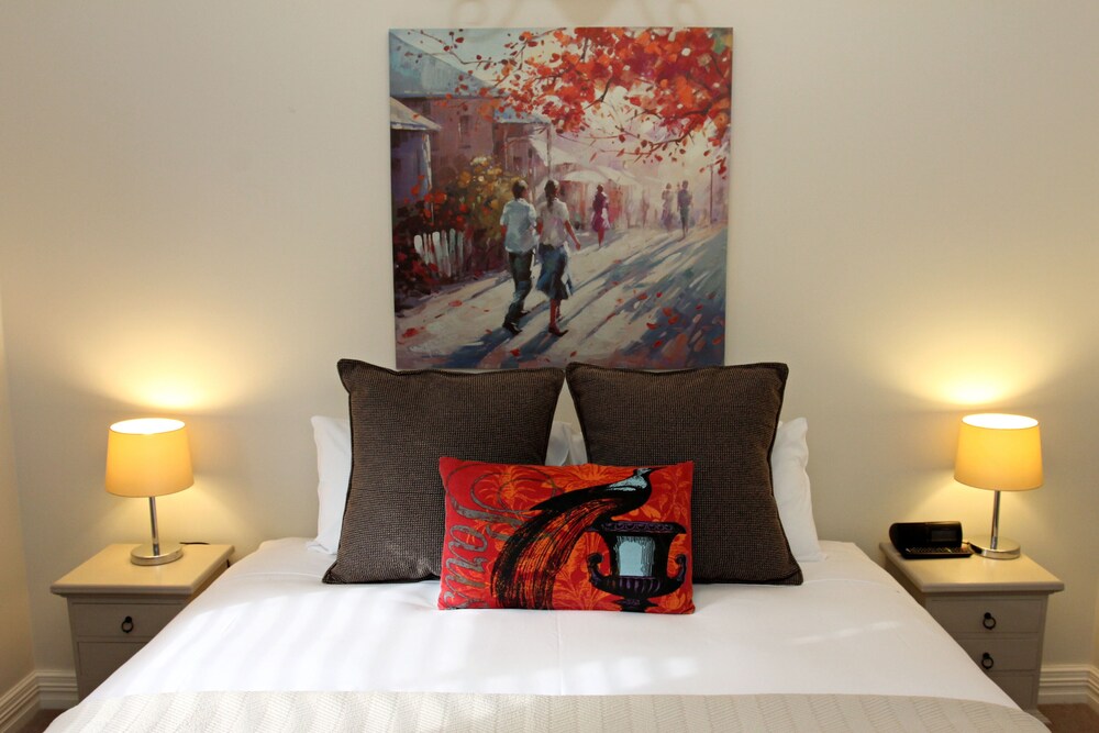 CocknBull Boutique Hotel