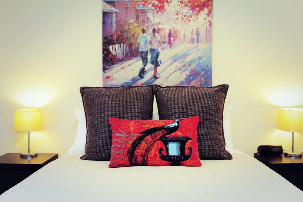 CocknBull Boutique Hotel