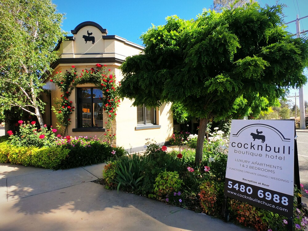 CocknBull Boutique Hotel