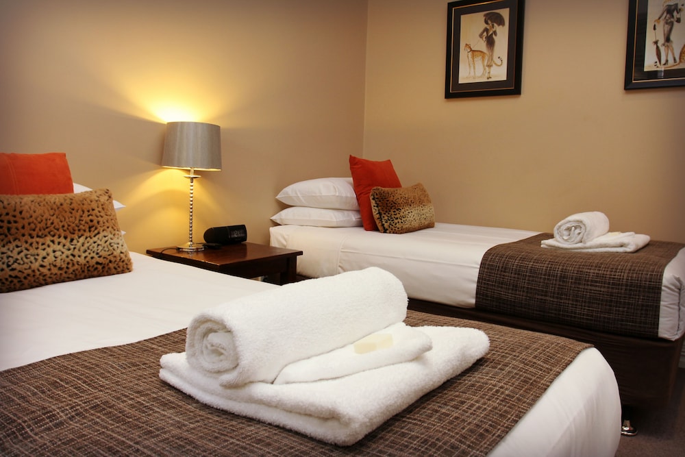 CocknBull Boutique Hotel