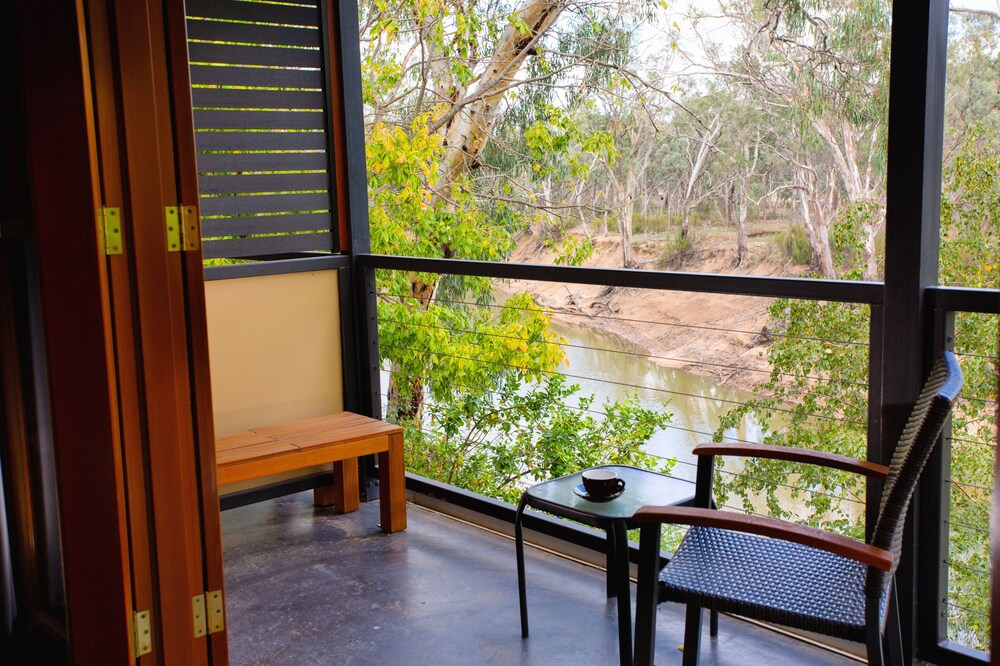 CocknBull Boutique Hotel