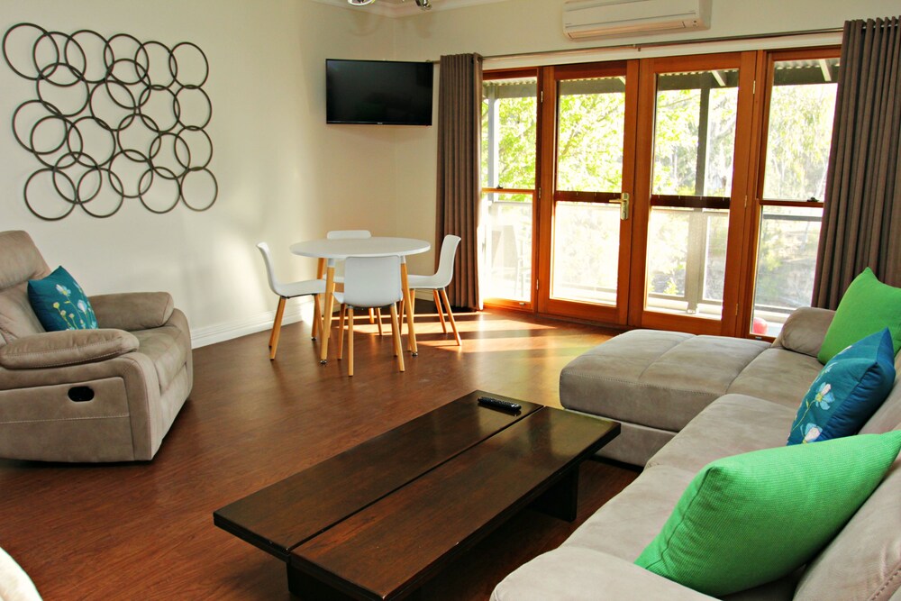 CocknBull Boutique Hotel