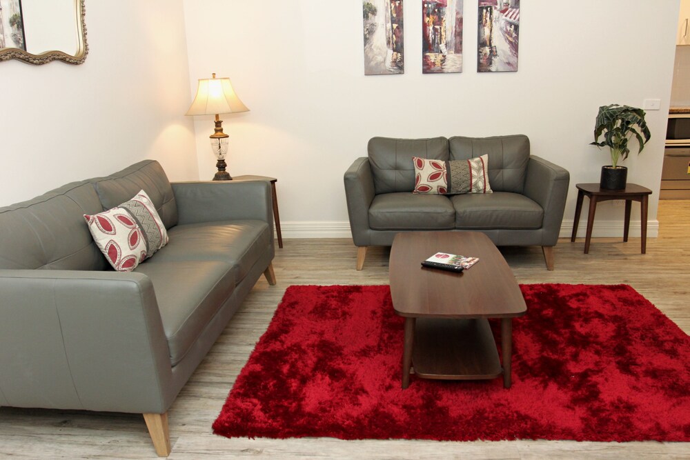 CocknBull Boutique Hotel