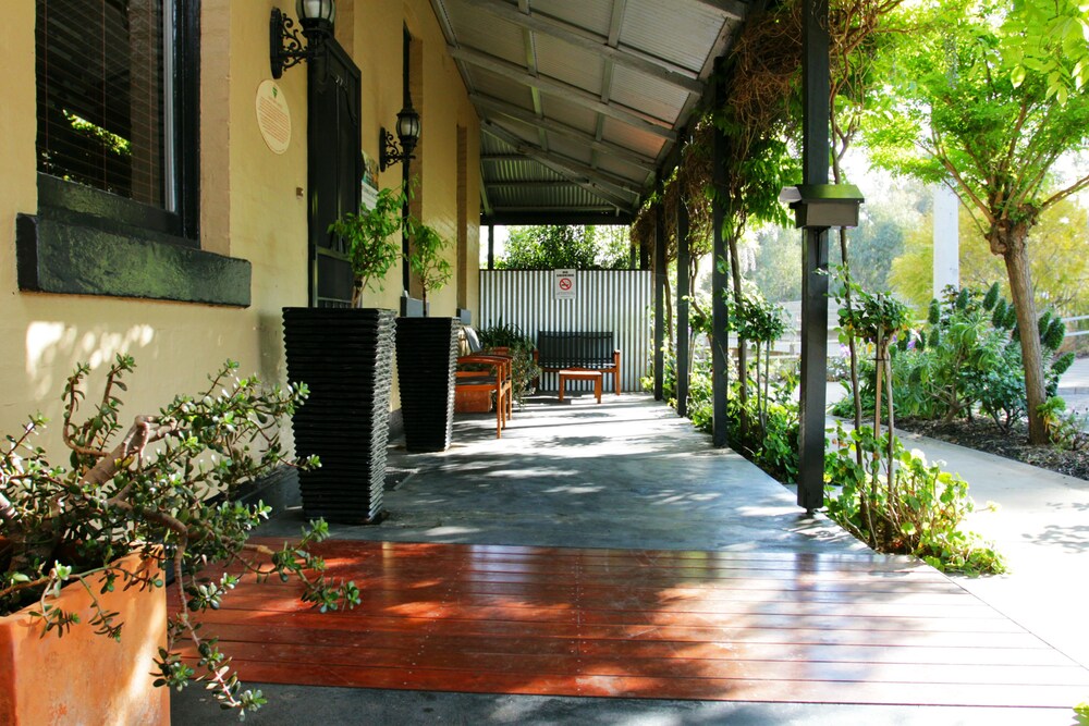 CocknBull Boutique Hotel