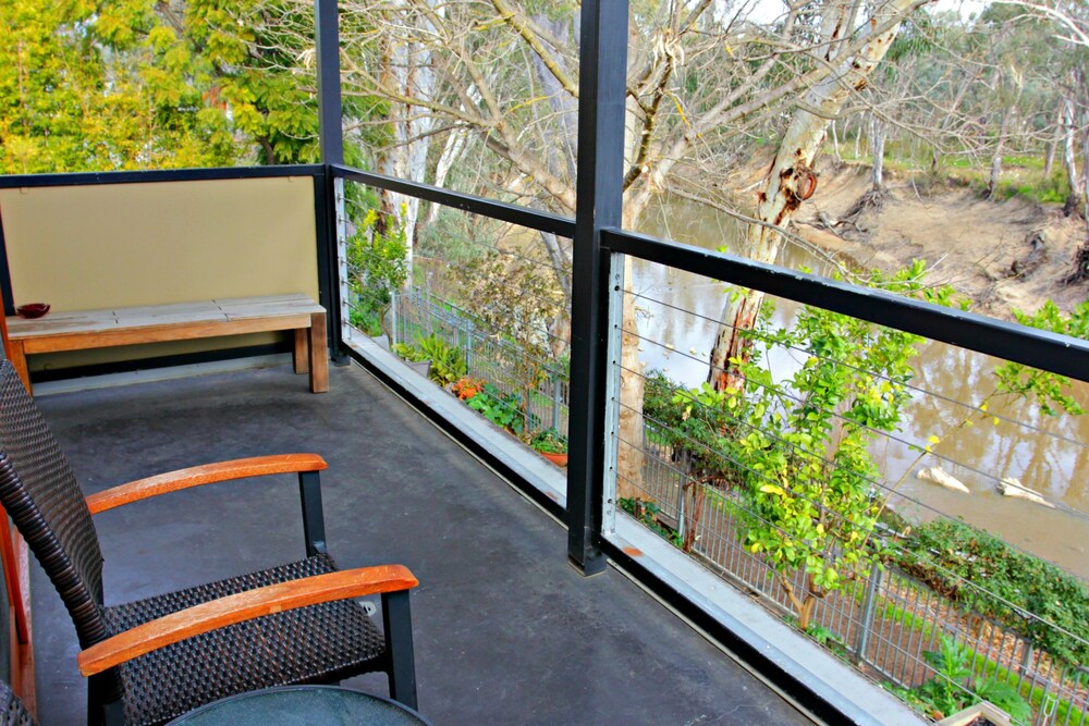 CocknBull Boutique Hotel