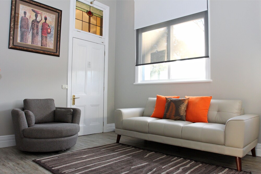 CocknBull Boutique Hotel